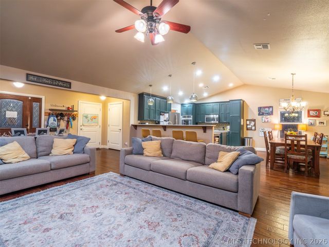 216 Peaceable Ridge, Mcalester, OK 74501