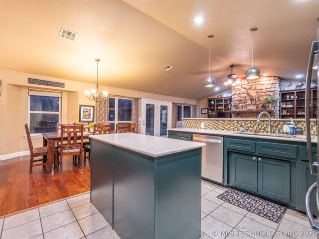 216 Peaceable Ridge, Mcalester, OK 74501