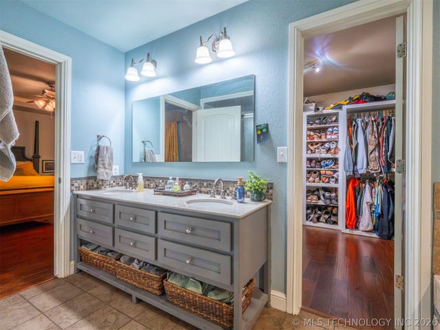 216 Peaceable Ridge, Mcalester, OK 74501