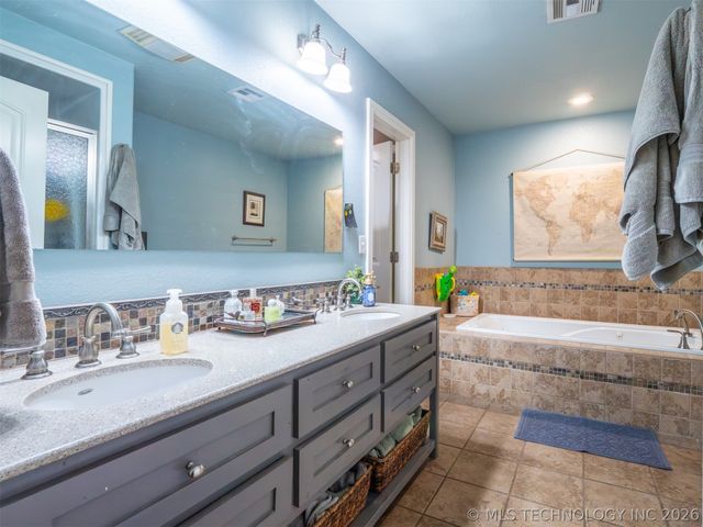 216 Peaceable Ridge, Mcalester, OK 74501