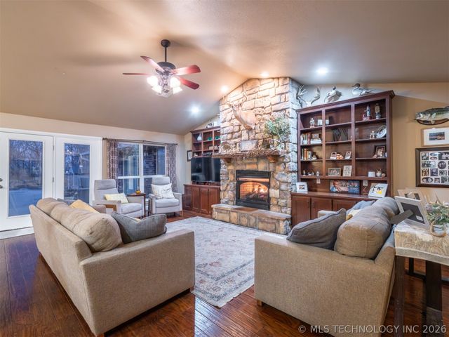 216 Peaceable Ridge, Mcalester, OK 74501