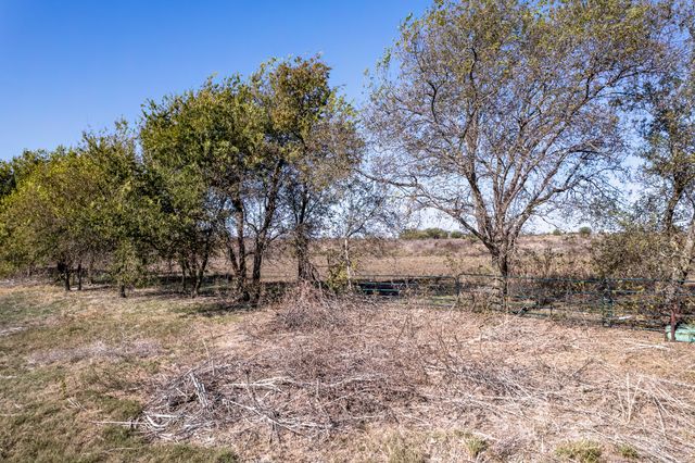 5814 Woodard Avenue, Cleburne, TX 76033