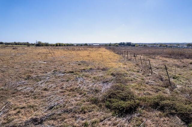 5814 Woodard Avenue, Cleburne, TX 76033