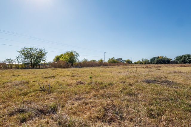 5814 Woodard Avenue, Cleburne, TX 76033