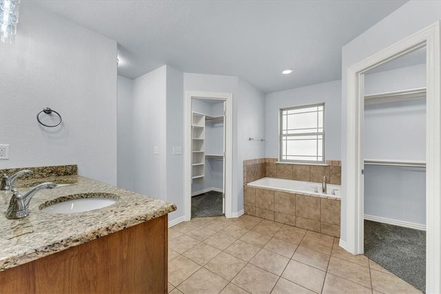 1872 Spring Creek Avenue, Springdale, AR 72764