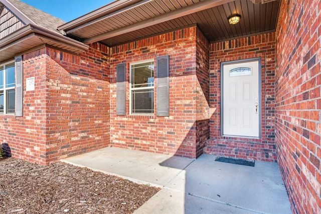 1872 Spring Creek Avenue, Springdale, AR 72764