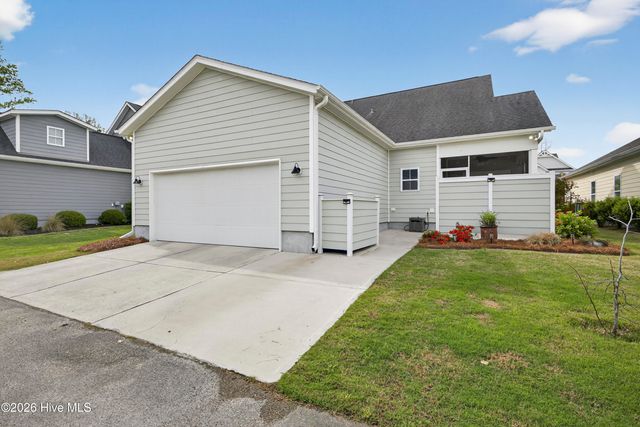 363 Hanover Lakes Drive, Wilmington, NC 28401