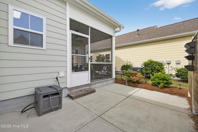 363 Hanover Lakes Drive, Wilmington, NC 28401