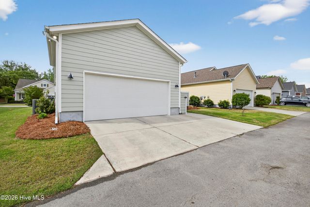 363 Hanover Lakes Drive, Wilmington, NC 28401