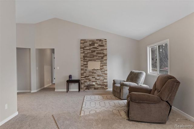 8732 Elizabeth Lake Road, White Lake, MI 48386