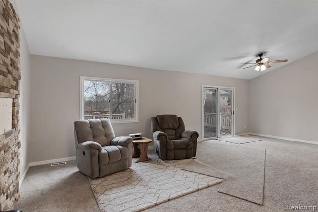 8732 Elizabeth Lake Road, White Lake, MI 48386