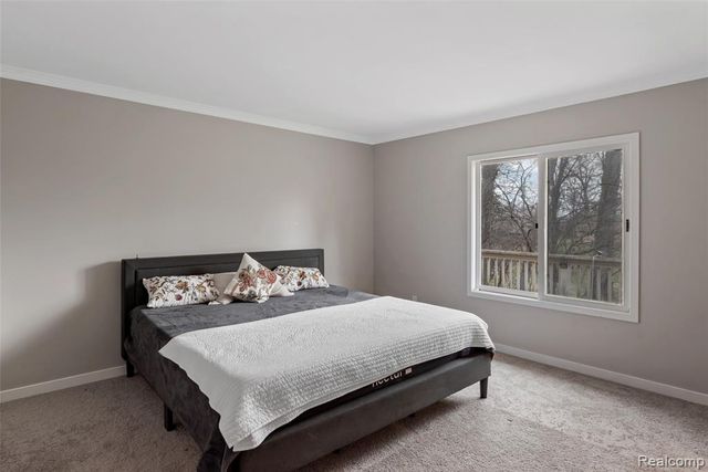 8732 Elizabeth Lake Road, White Lake, MI 48386