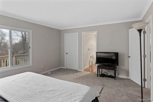 8732 Elizabeth Lake Road, White Lake, MI 48386