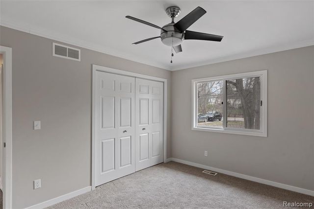 8732 Elizabeth Lake Road, White Lake, MI 48386