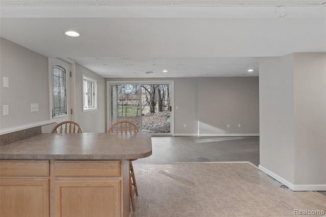 8732 Elizabeth Lake Road, White Lake, MI 48386