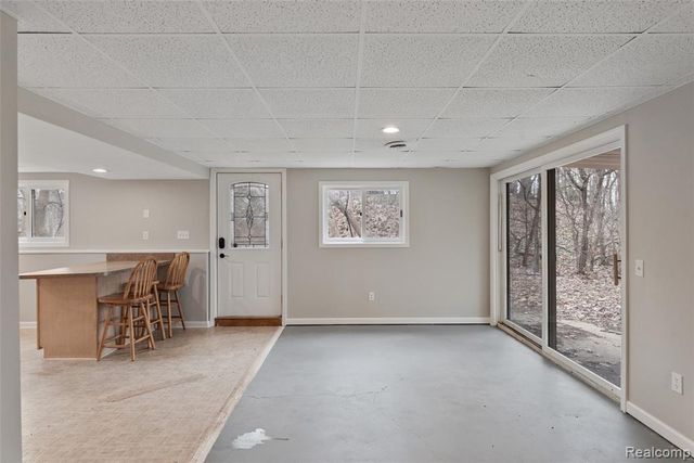 8732 Elizabeth Lake Road, White Lake, MI 48386