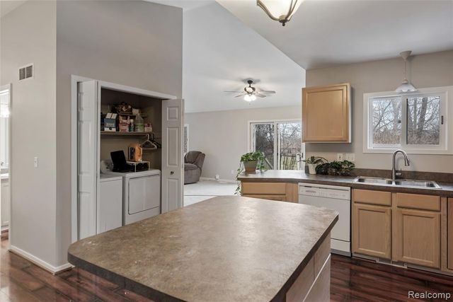 8732 Elizabeth Lake Road, White Lake, MI 48386