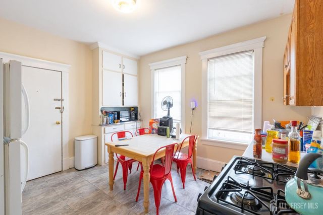 32 Suydam Street, New Brunswick, NJ 08901