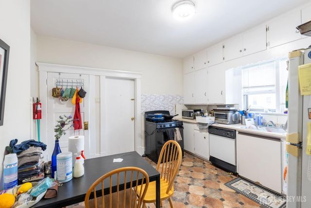 32 Suydam Street, New Brunswick, NJ 08901