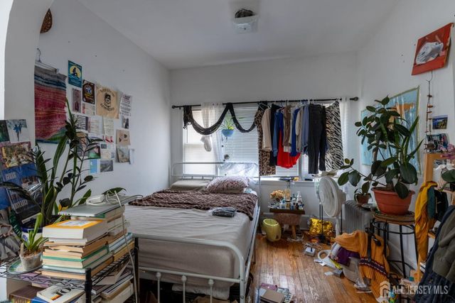 32 Suydam Street, New Brunswick, NJ 08901