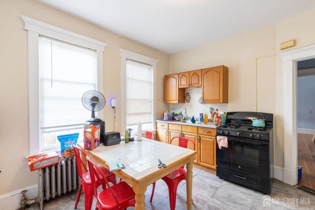 32 Suydam Street, New Brunswick, NJ 08901