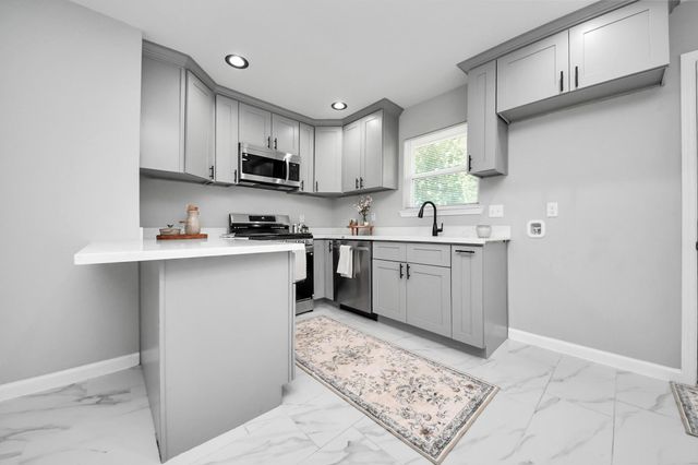 4914 Angleton Street, Houston, TX 77033