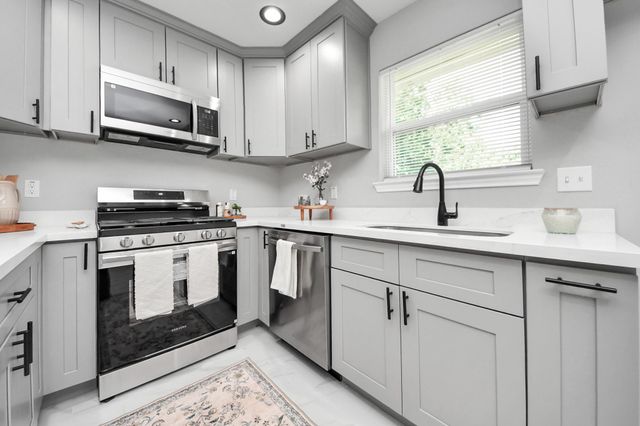 4914 Angleton Street, Houston, TX 77033