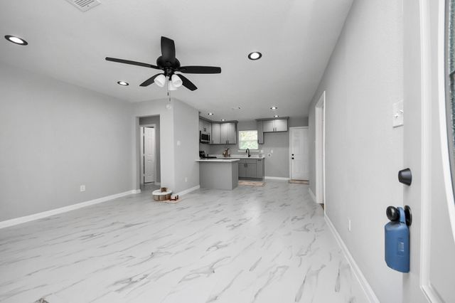 4914 Angleton Street, Houston, TX 77033