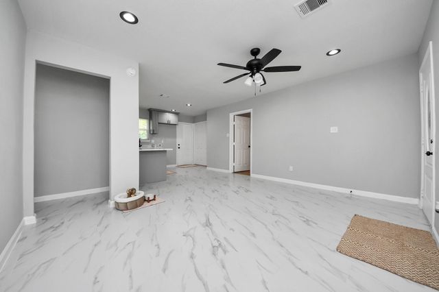 4914 Angleton Street, Houston, TX 77033