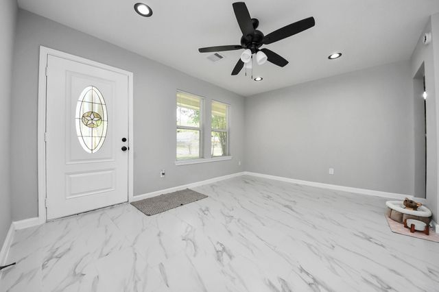 4914 Angleton Street, Houston, TX 77033
