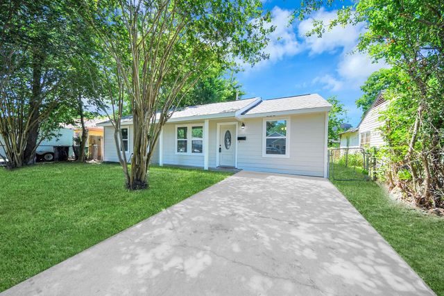 4914 Angleton Street, Houston, TX 77033