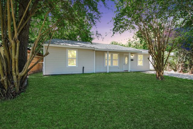 4914 Angleton Street, Houston, TX 77033