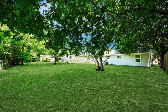 4914 Angleton Street, Houston, TX 77033