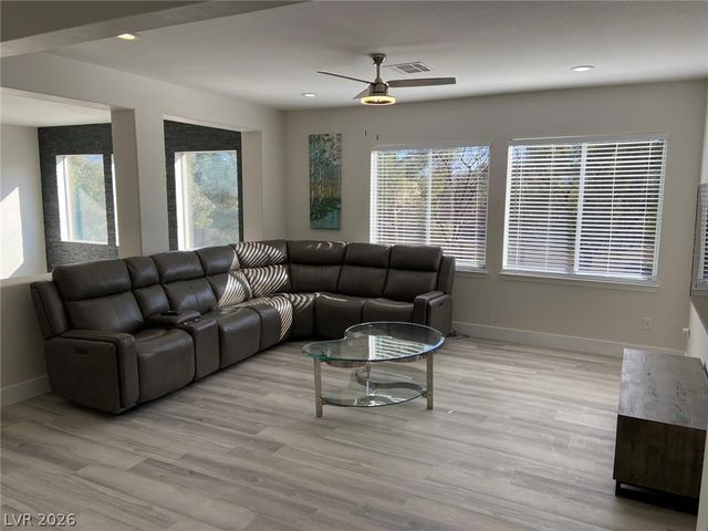 385 Glenridding Street, Las Vegas, NV 89183