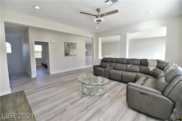 385 Glenridding Street, Las Vegas, NV 89183