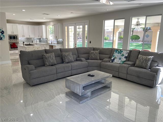 385 Glenridding Street, Las Vegas, NV 89183