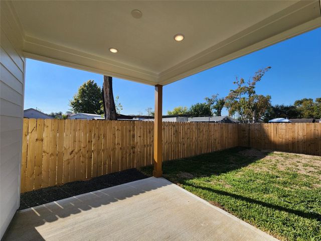 7817 Beckley Street A, Houston, TX 77088