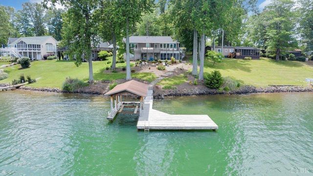 292 Cove Road, Penhook, VA 24137