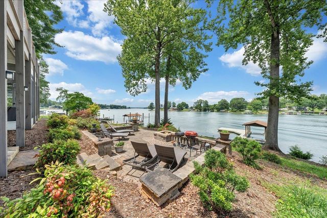 292 Cove Road, Penhook, VA 24137