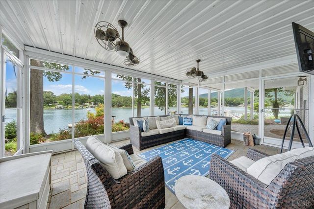 292 Cove Road, Penhook, VA 24137