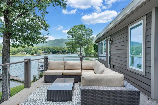 292 Cove Road, Penhook, VA 24137