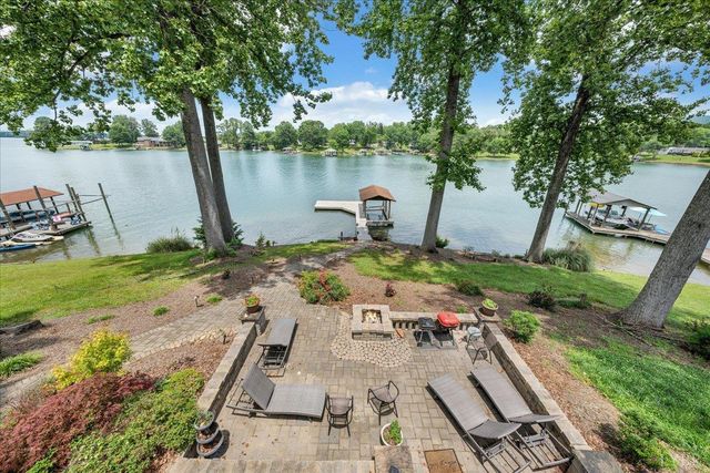 292 Cove Road, Penhook, VA 24137