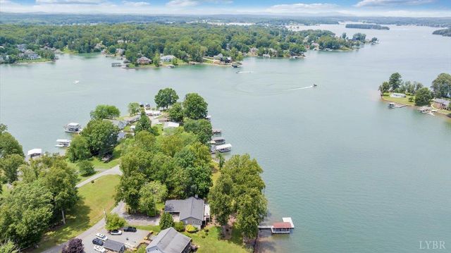 292 Cove Road, Penhook, VA 24137