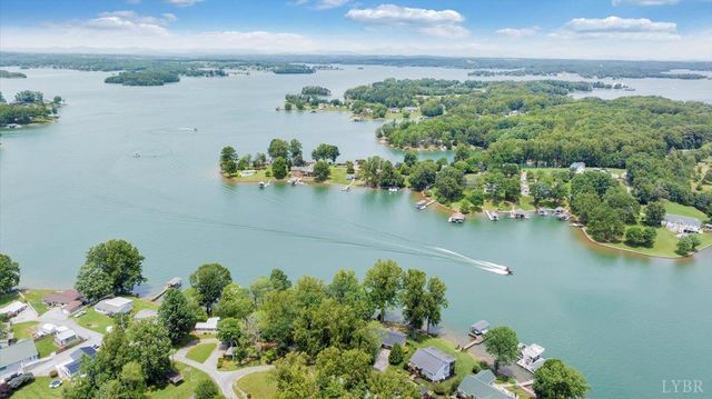 292 Cove Road, Penhook, VA 24137