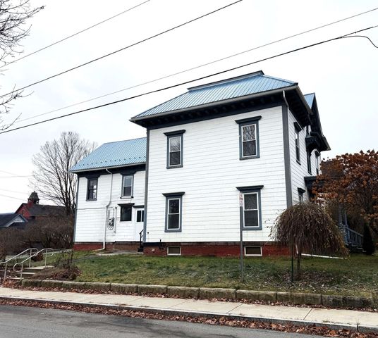 324 Cliff Street, St. Johnsbury, VT 05819