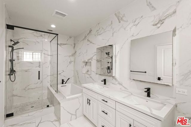 5019 Maplewood Avenue 101, Los Angeles, CA 90004