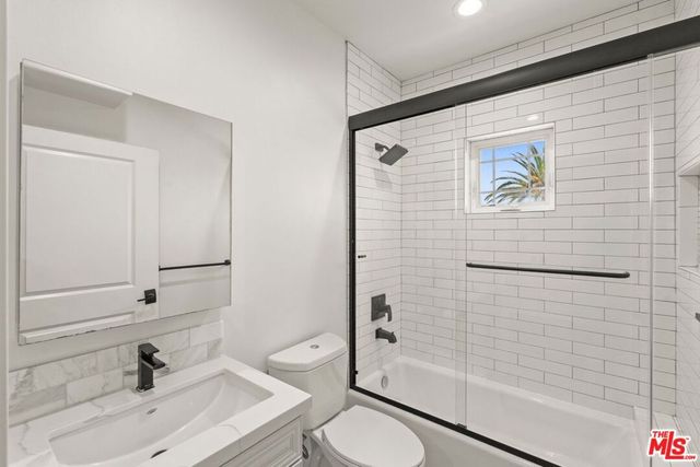 5019 Maplewood Avenue 101, Los Angeles, CA 90004