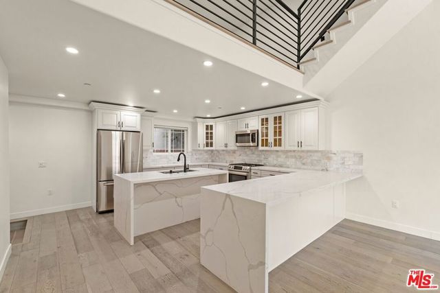 5019 Maplewood Avenue 101, Los Angeles, CA 90004