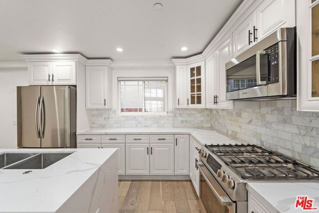5019 Maplewood Avenue 101, Los Angeles, CA 90004