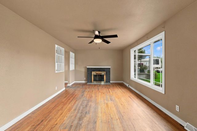 2901 E Cleveland Ave, Spokane, WA 99207